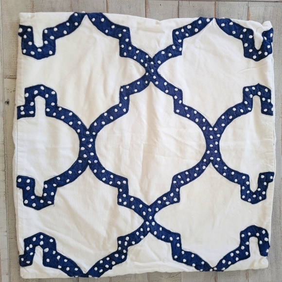 Pottery Barn Pillow Cover 24x24 - Picture 1 of 3